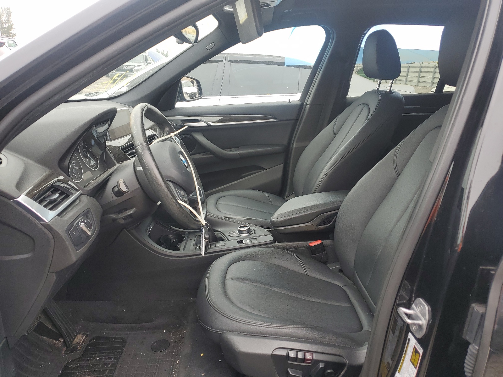 WBXHU7C33J5H42893 2018 BMW X1 Sdrive28I