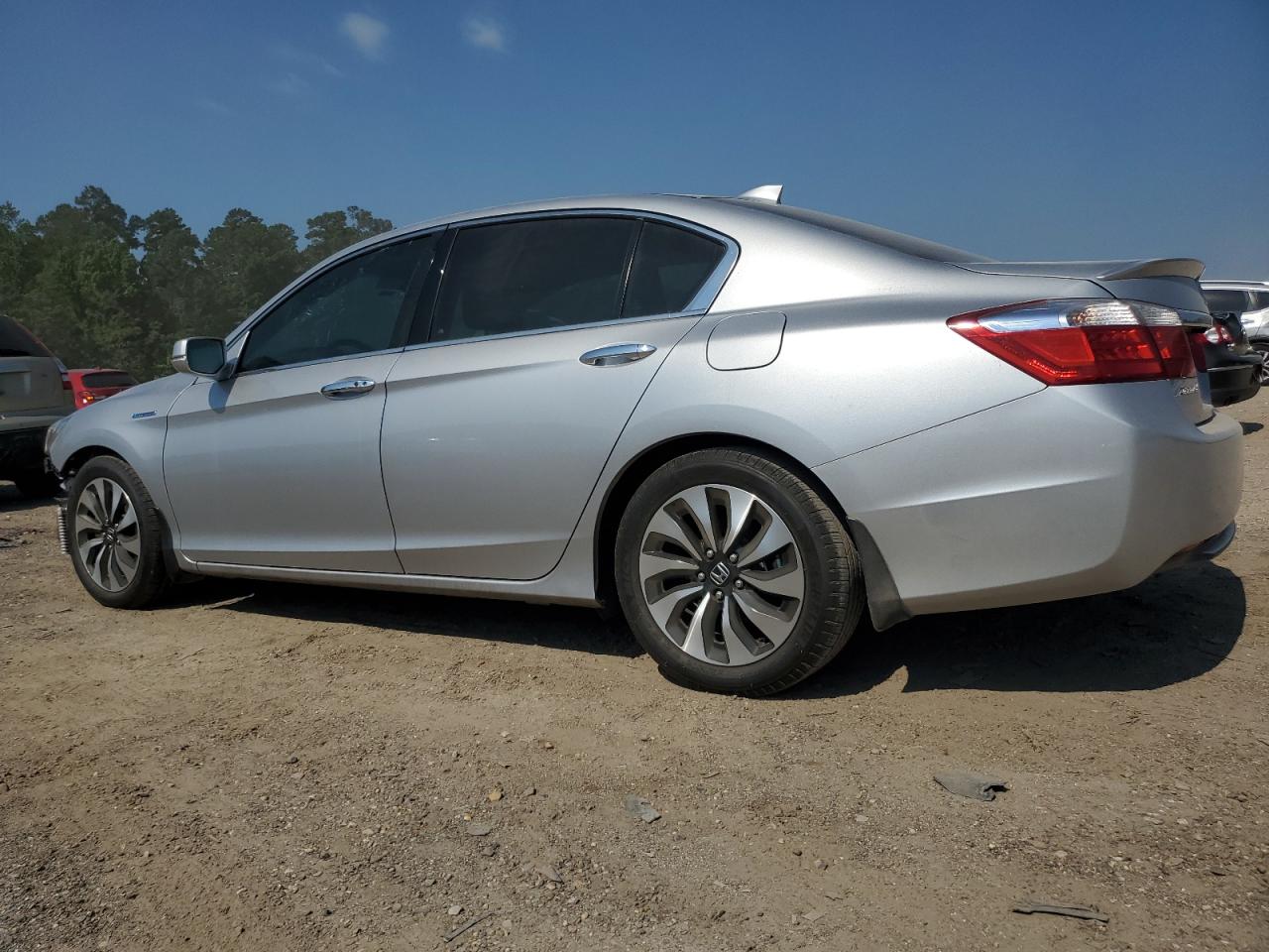 1HGCR6F53FA013127 2015 HONDA ACCORD - Image 2