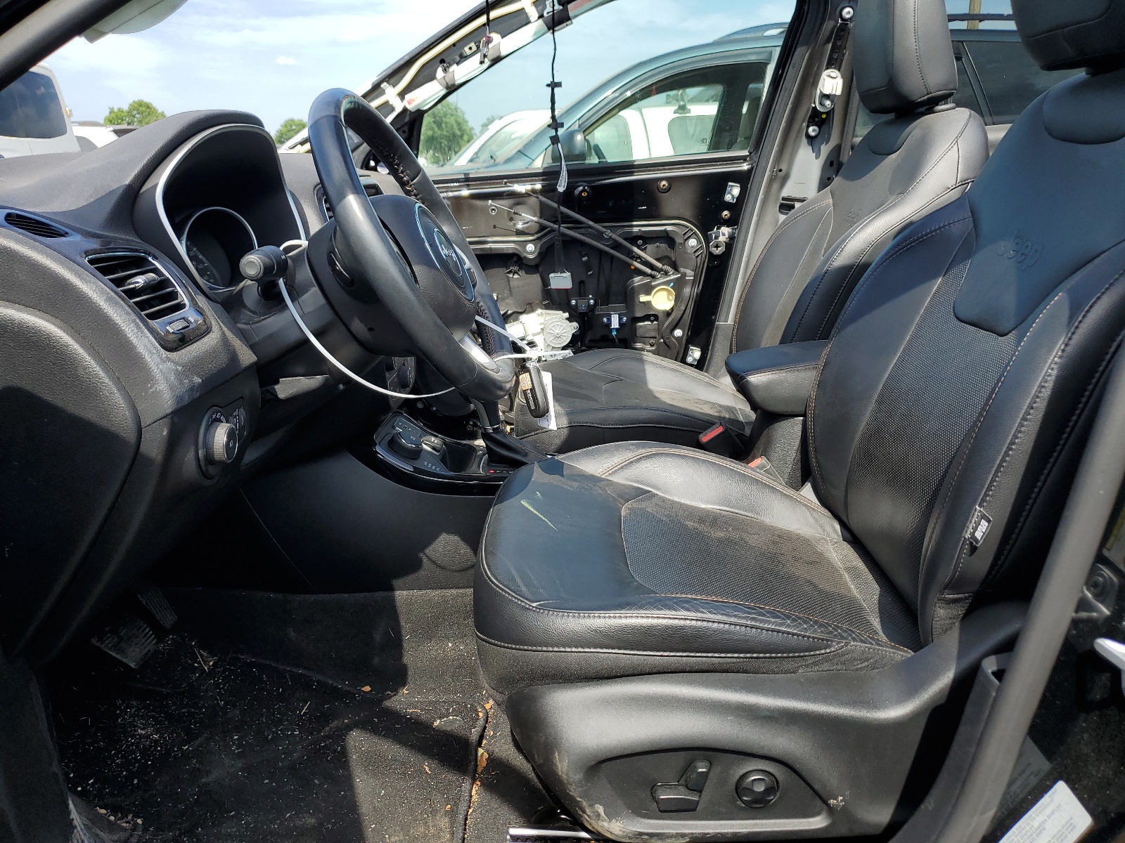 3C4NJDCB5JT100946 2018 Jeep Compass Limited