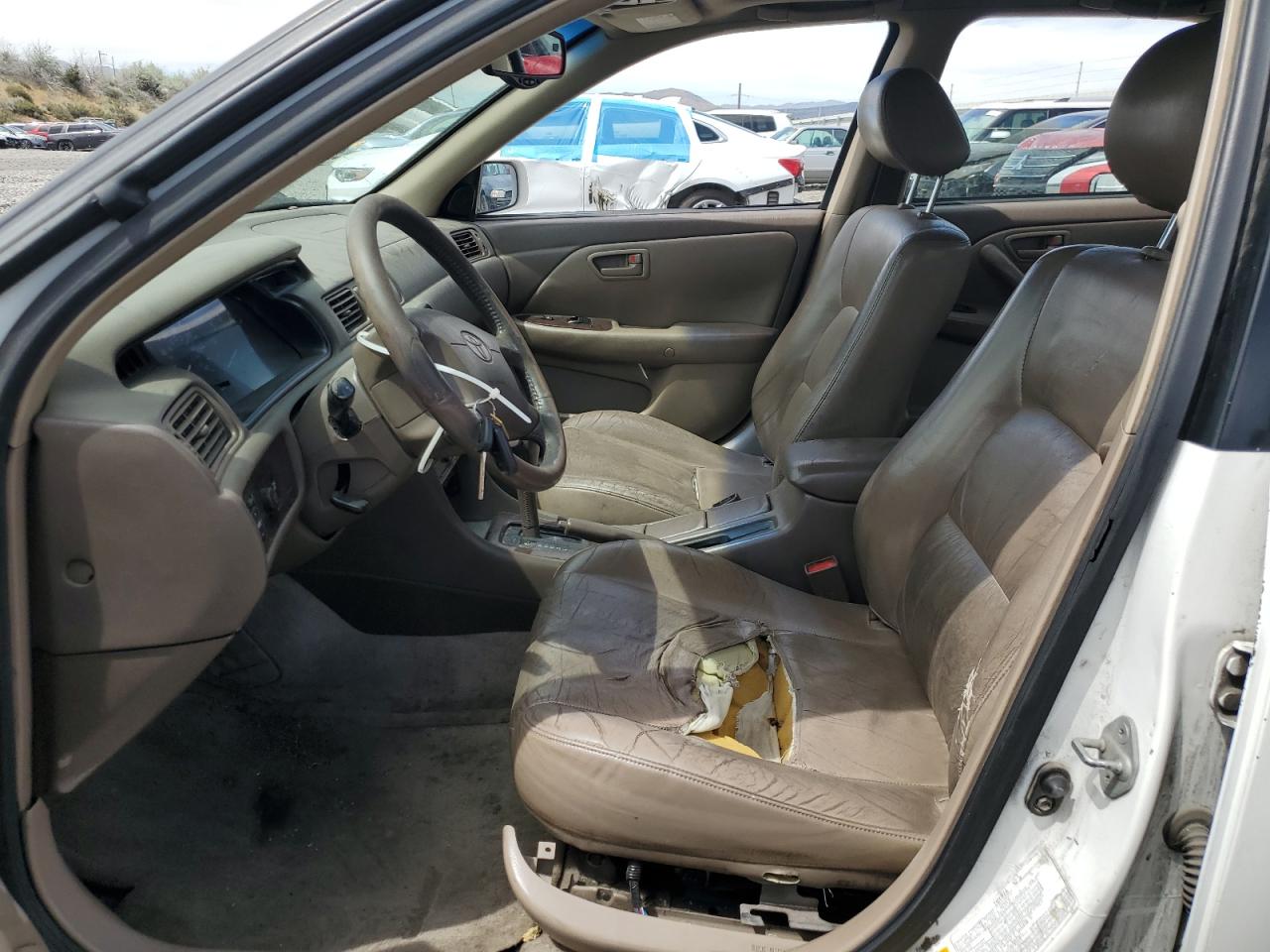 2000 Toyota Camry Le VIN: JT2BF28K9Y0277159 Lot: 60896444