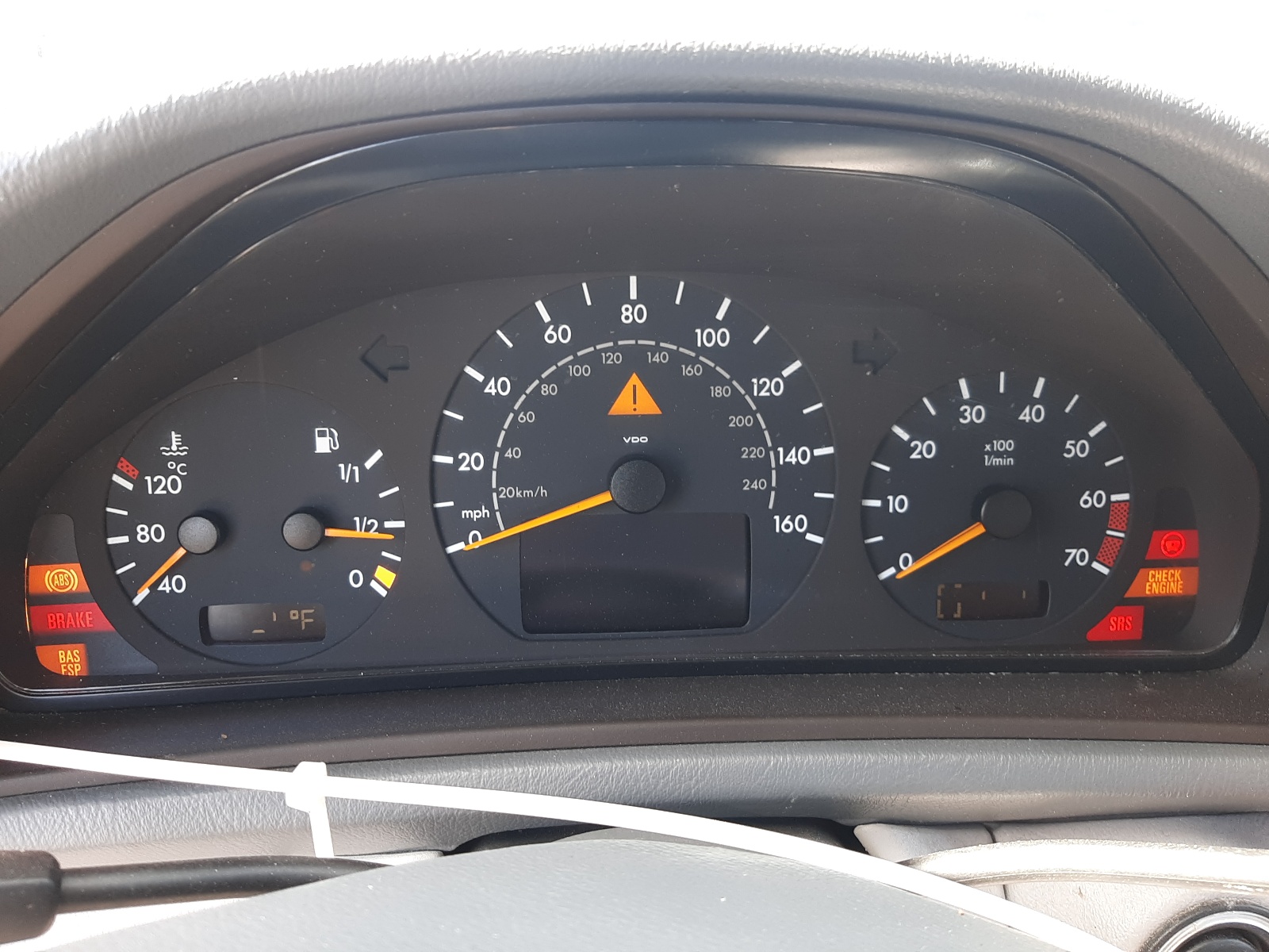 WDBLJ65G01F170133 2001 Mercedes-Benz Clk 320