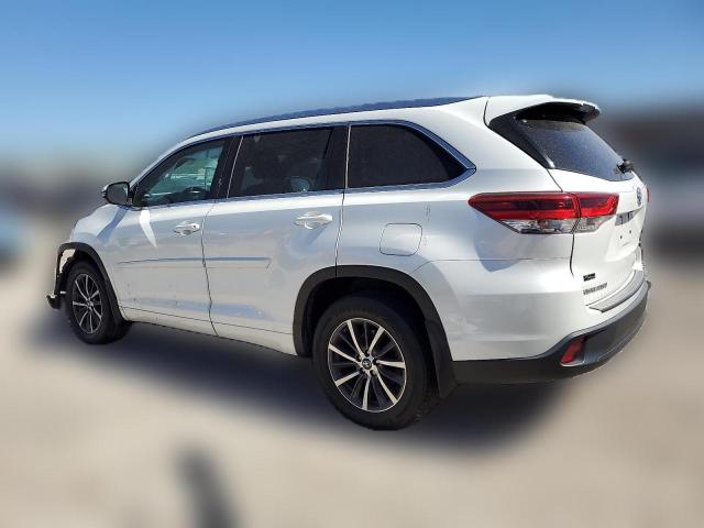  TOYOTA HIGHLANDER 2018 Белый