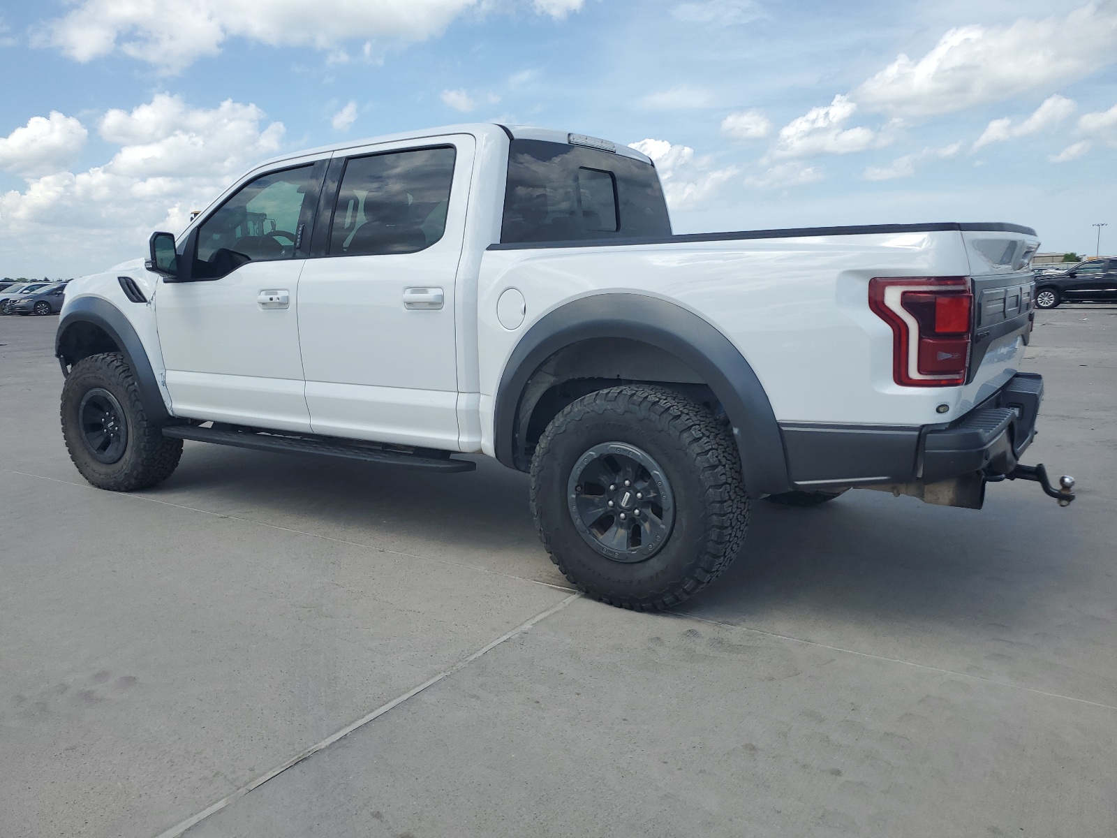 2018 Ford F150 Raptor vin: 1FTFW1RG0JFA05471