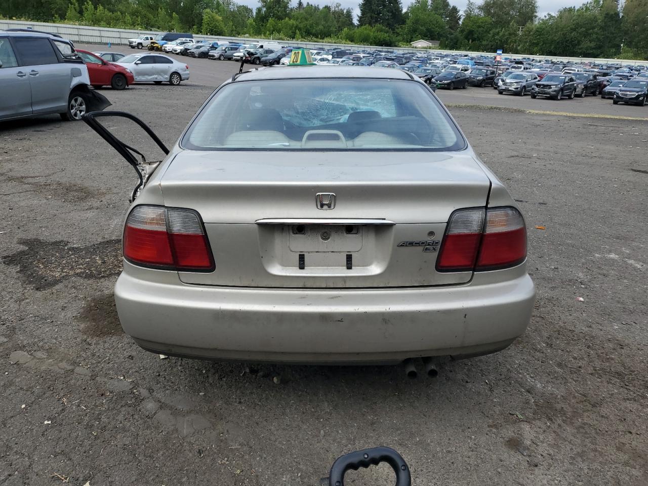 1996 Honda Accord Ex VIN: 1HGCD5661TA135952 Lot: 58605974