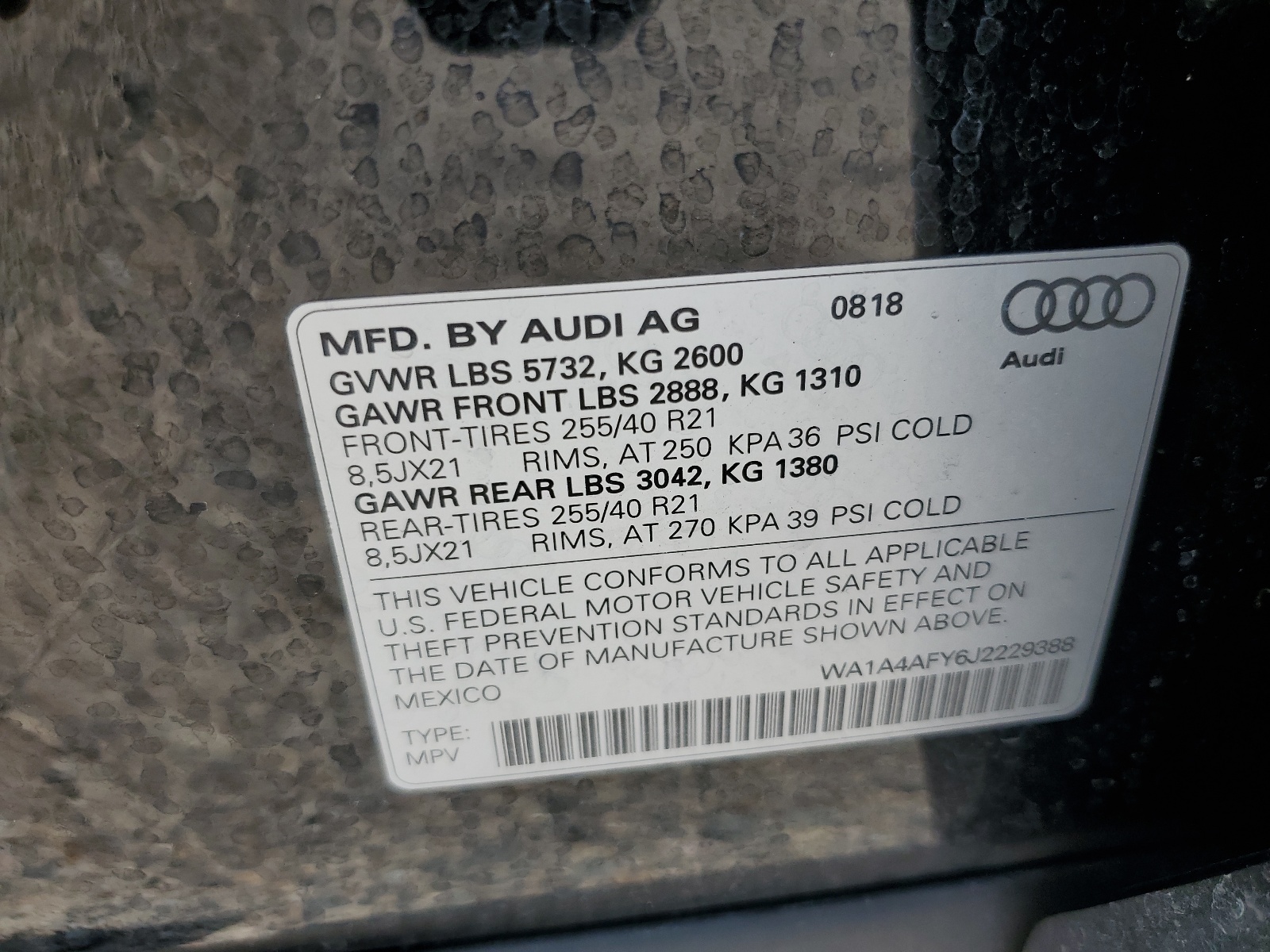 WA1A4AFY6J2229388 2018 Audi Sq5 Premium Plus