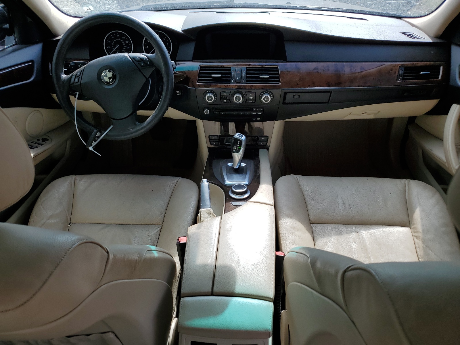 WBANV13548CZ52849 2008 BMW 528 Xi