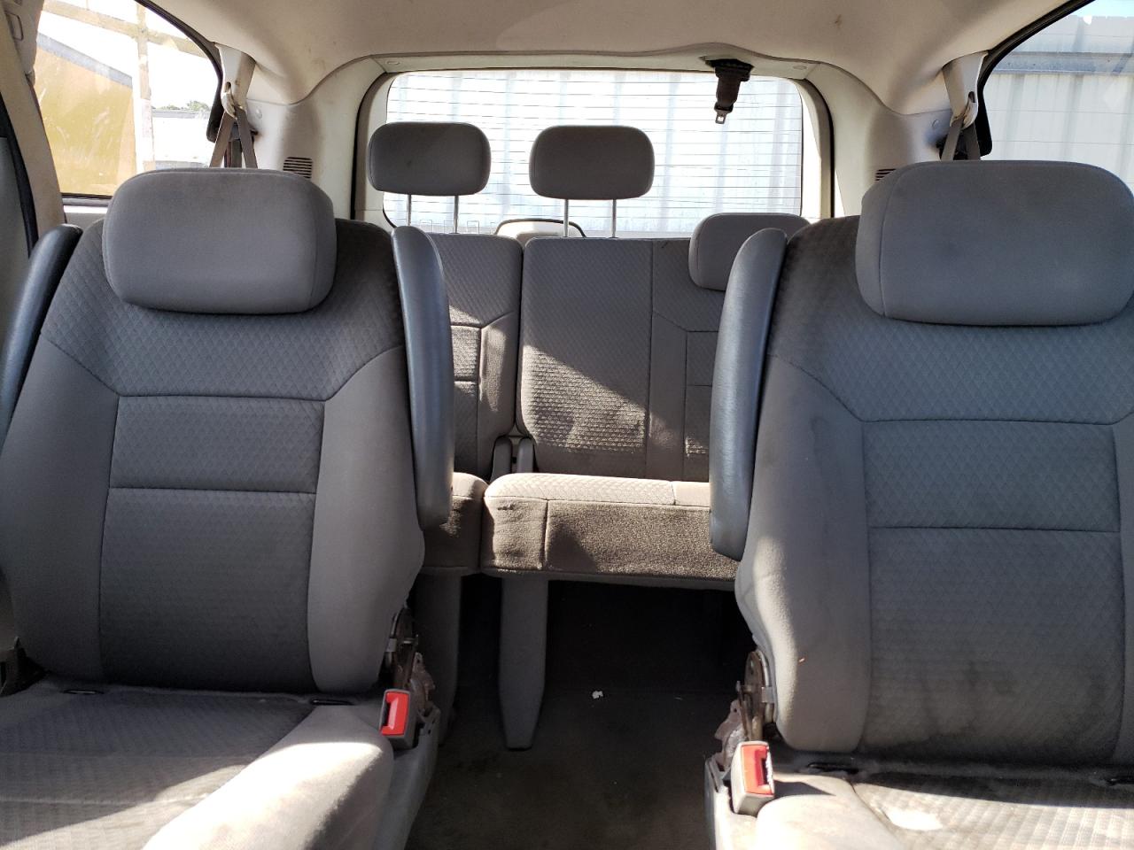 2010 Chrysler Town & Country Lx VIN: 2A4RR2D18AR464019 Lot: 58841844