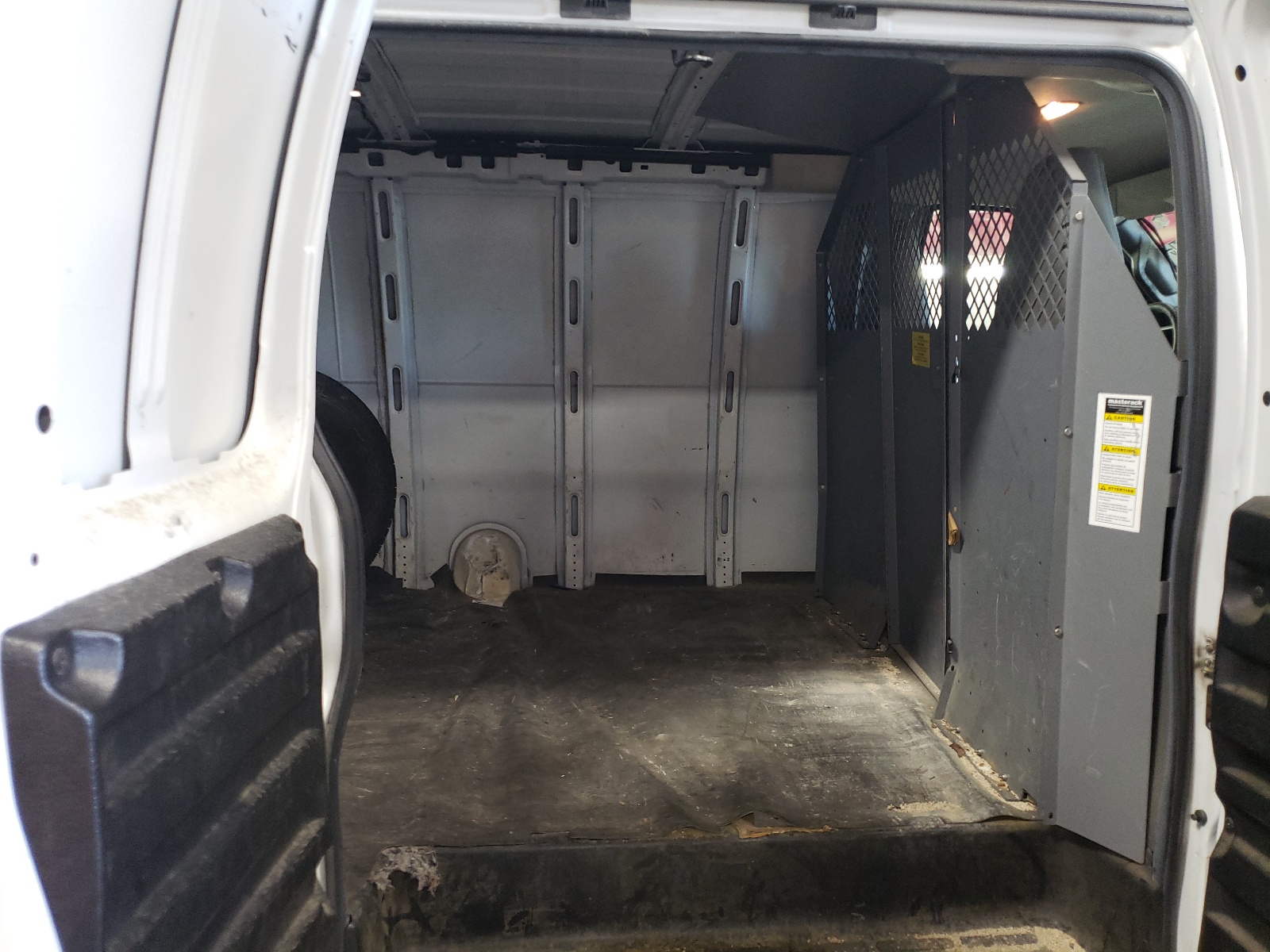 1GCWGBFP4J1319967 2018 Chevrolet Express G2500