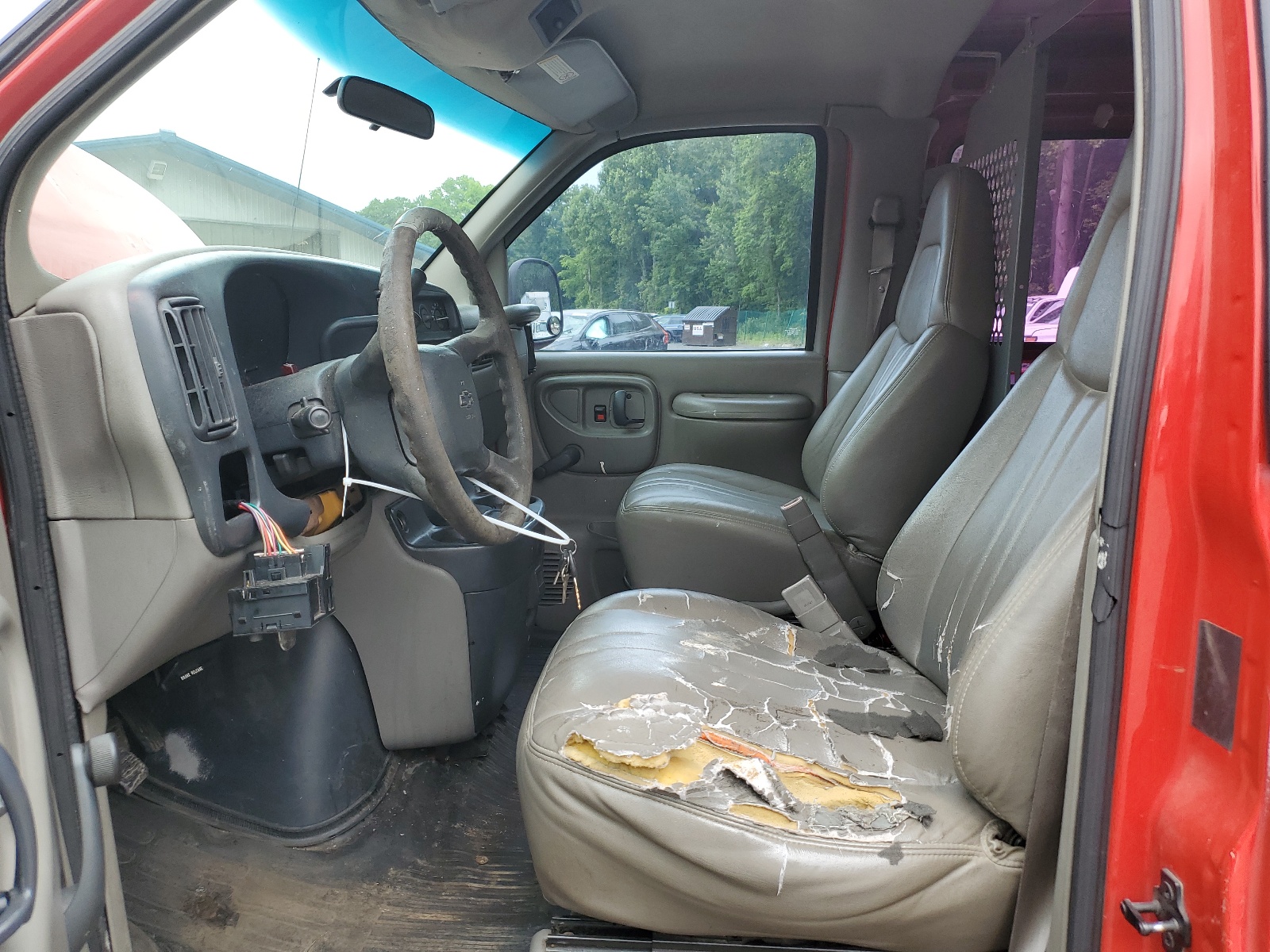 1GCGG25R9Y1215041 2000 Chevrolet Express G2500