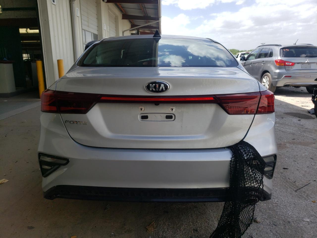 3KPF24AD6KE099852 2019 Kia Forte Fe