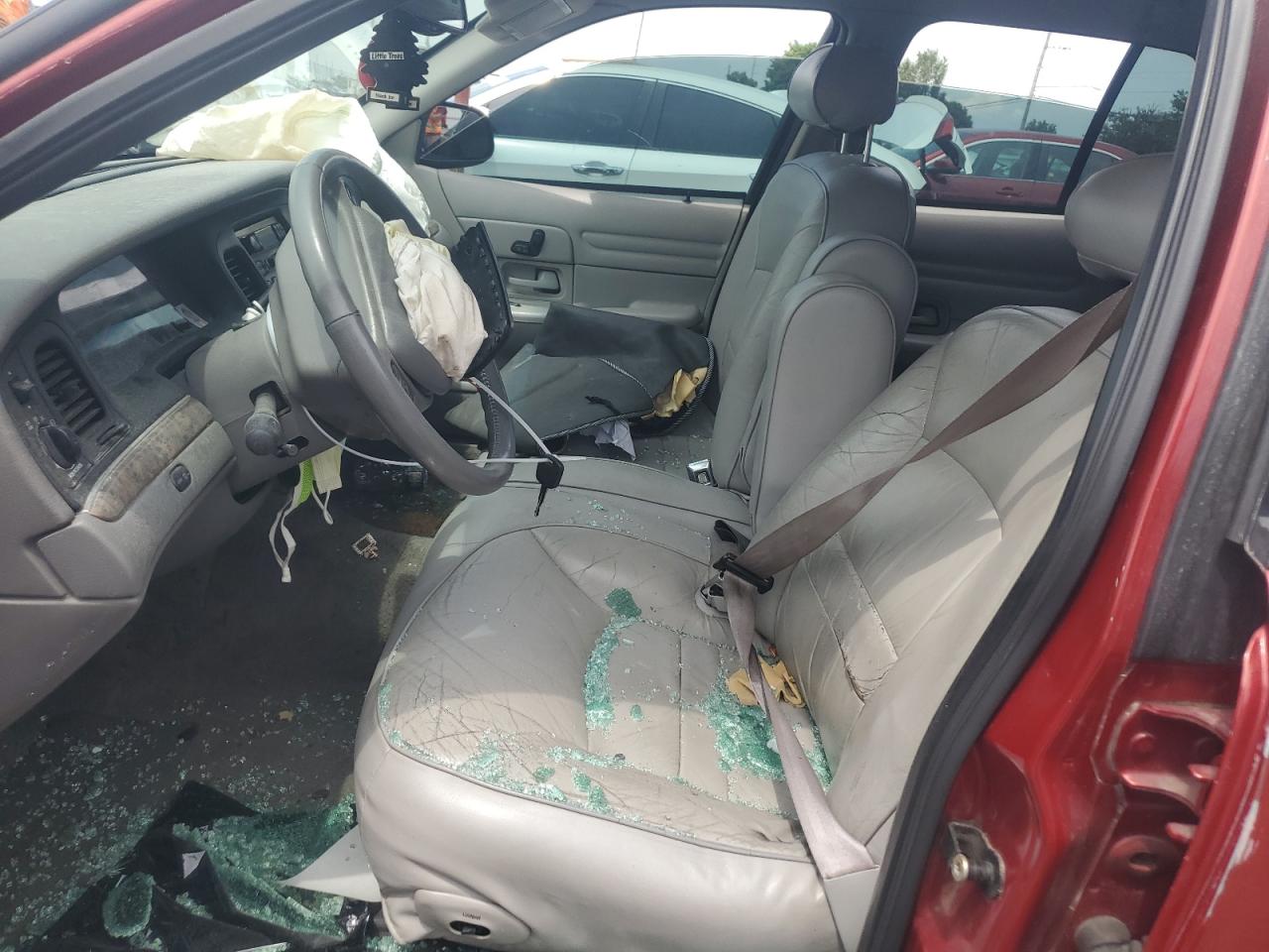 2000 Ford Crown Victoria Lx VIN: 2FAFP74W2YX158002 Lot: 58932664