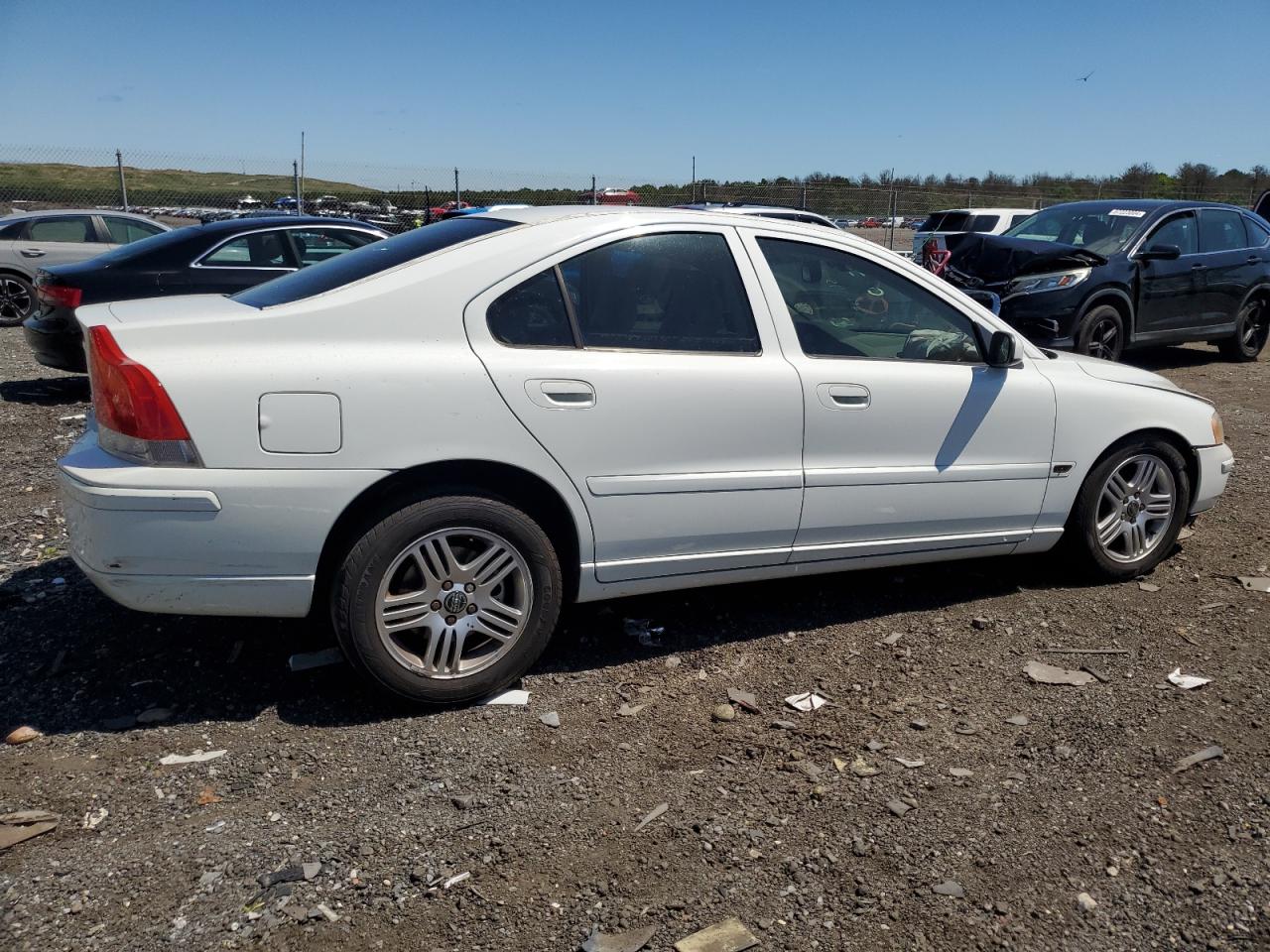 2005 Volvo S60 2.5T VIN: YV1RH592452435353 Lot: 59579394