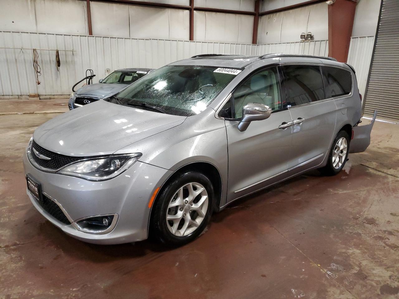 2020 Chrysler Pacifica Limited იყიდება Lansing-ში, MI - Rear End