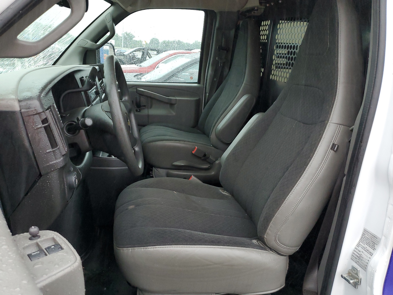 1GCWGAFP2M1256818 2021 Chevrolet Express G2500