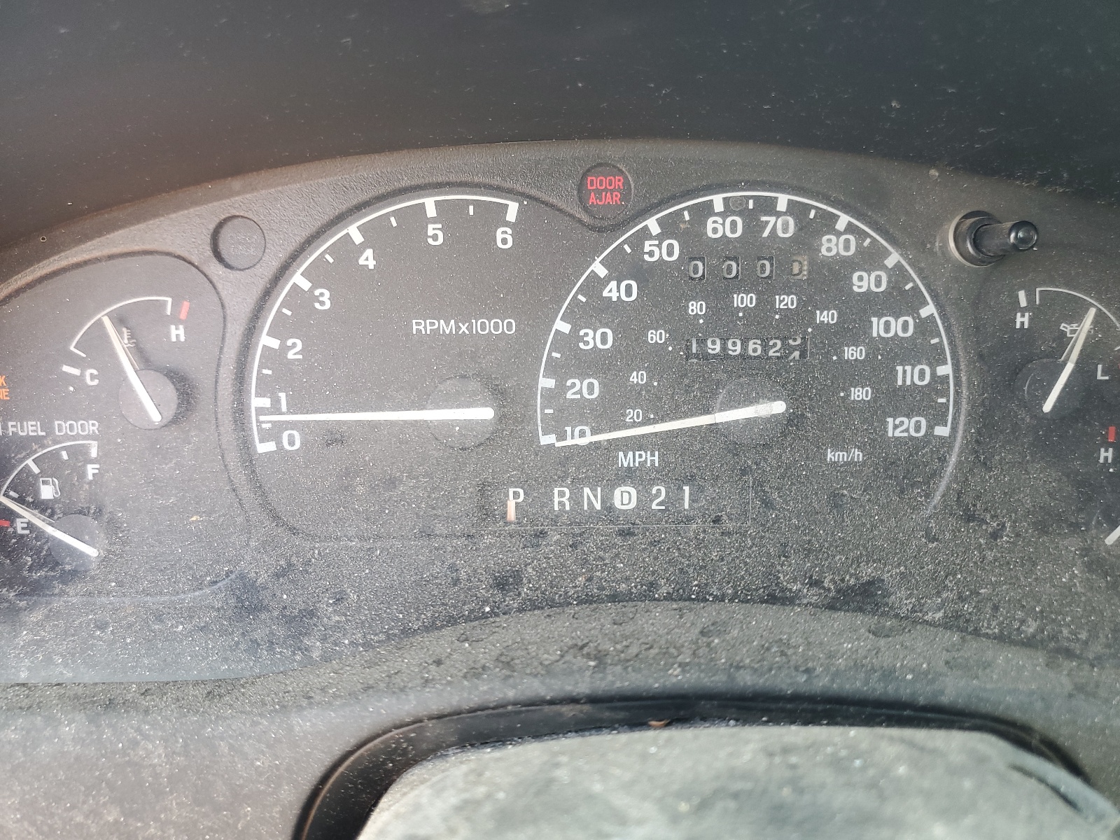 1FMZU73E9YZA10931 2000 Ford Explorer Xlt