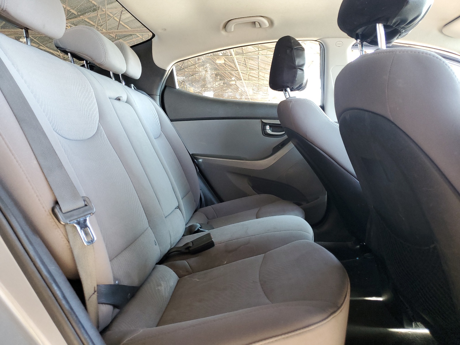 5NPDH4AE3GH711409 2016 Hyundai Elantra Se