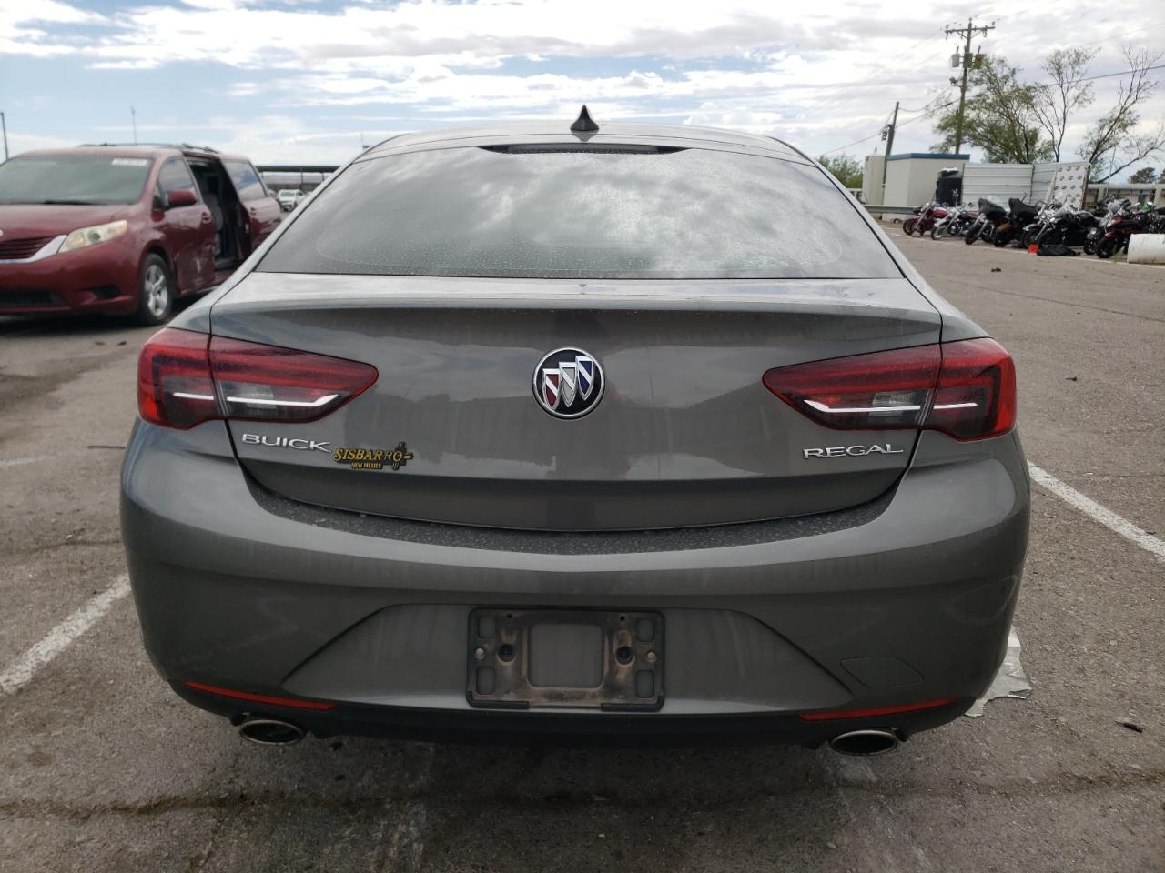 W04GL6SXXJ1142493 2018 Buick Regal Preferred