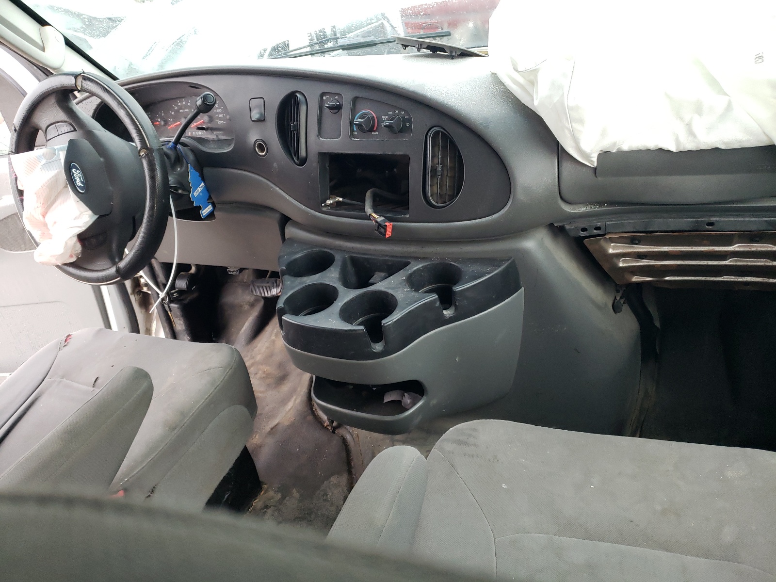 1FTNE24W68DA88736 2008 Ford Econoline E250 Van