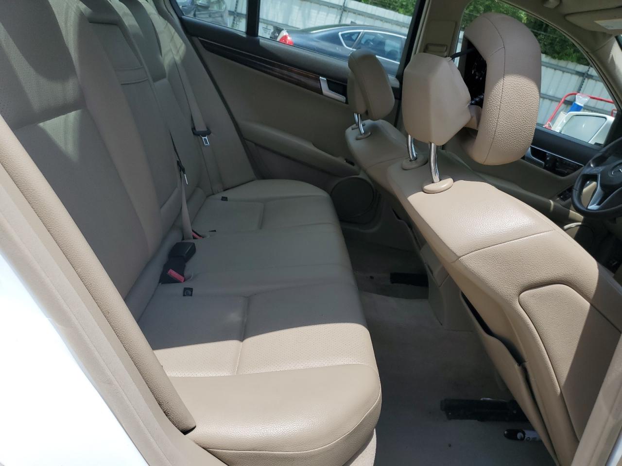 2013 Mercedes-Benz C 250 VIN: WDDGF4HB3DR266906 Lot: 61111044