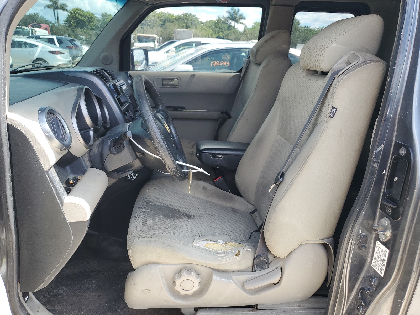 5J6YH1H35BL001284 2011 Honda Element Lx