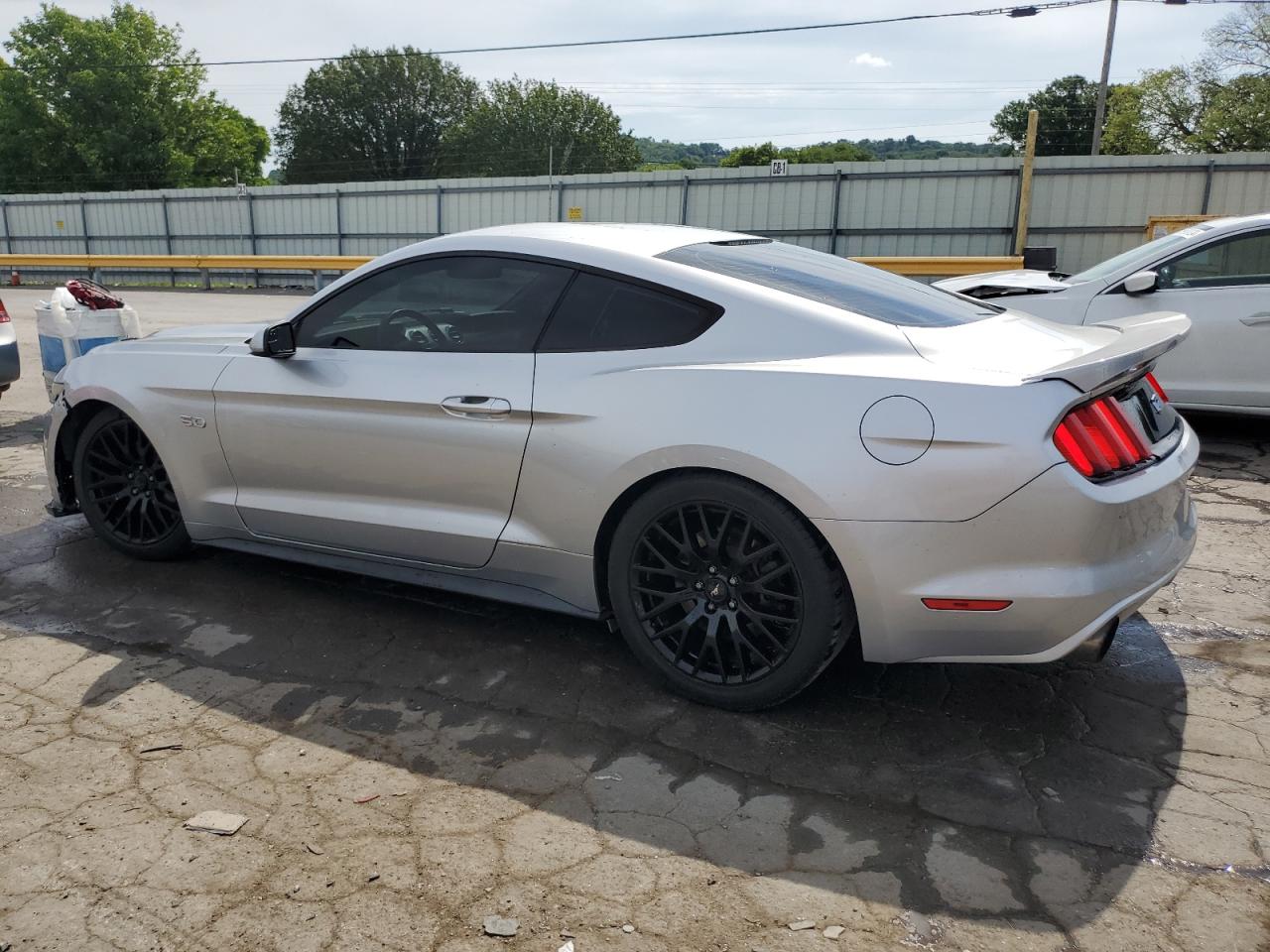 1FA6P8CF7F5391590 2015 FORD MUSTANG - Image 2