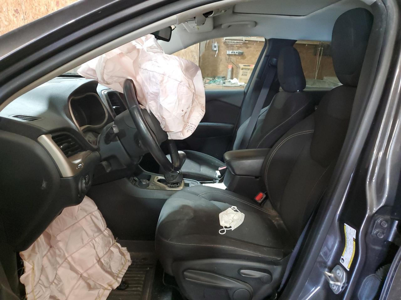 2017 Jeep Cherokee Latitude VIN: 1C4PJMCS5HW513558 Lot: 59660594