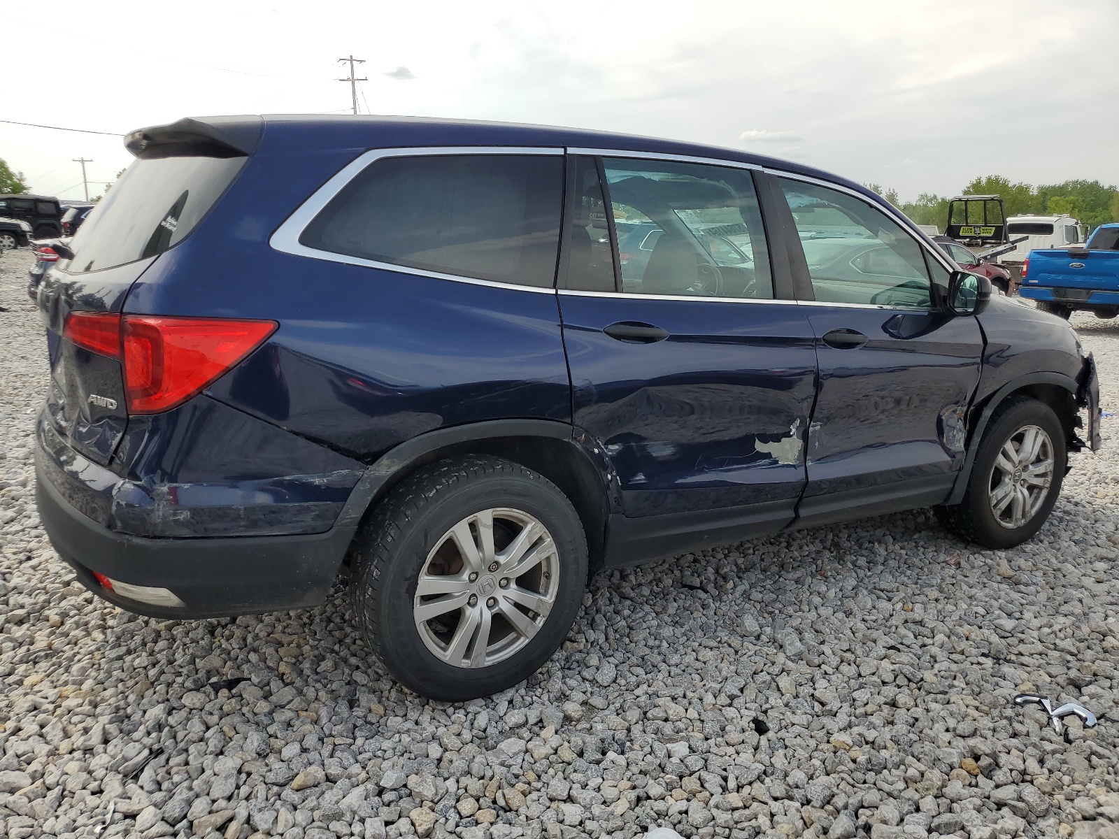 2018 Honda Pilot Lx vin: 5FNYF6H1XJB044169