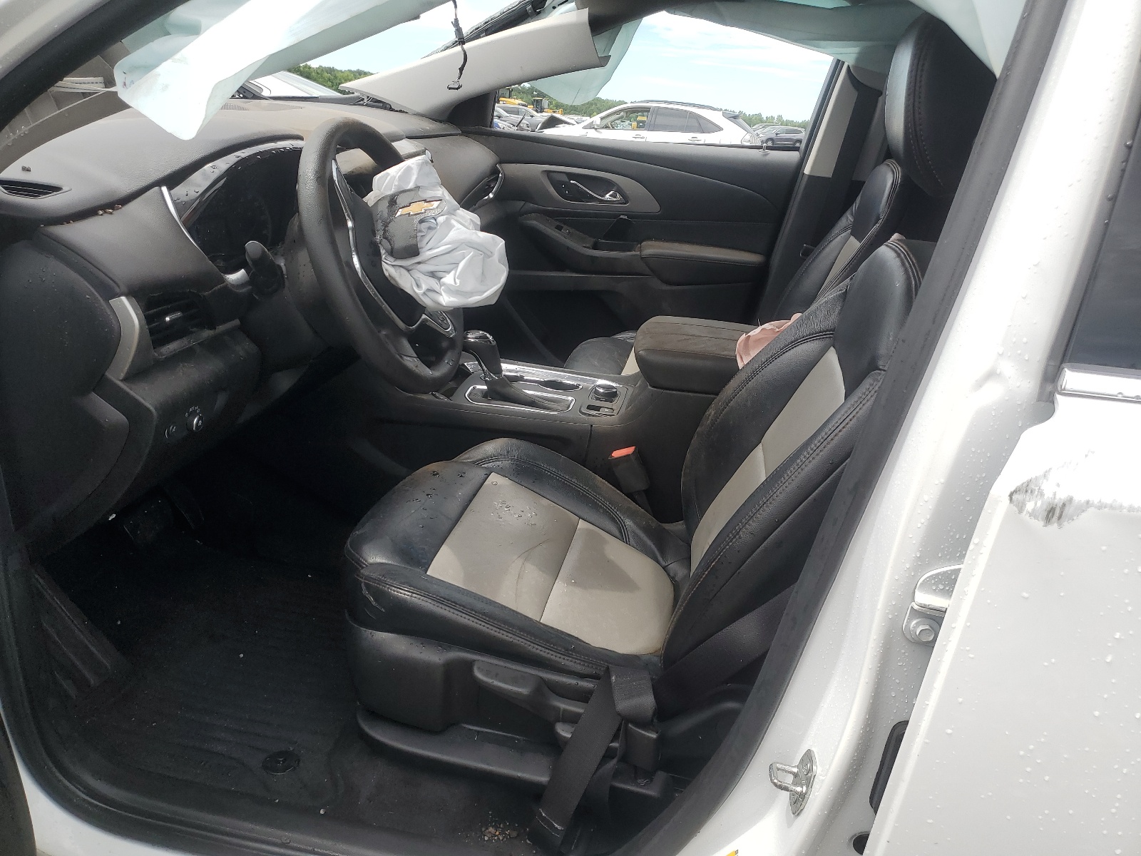 1GNERFKW7KJ140129 2019 Chevrolet Traverse Ls