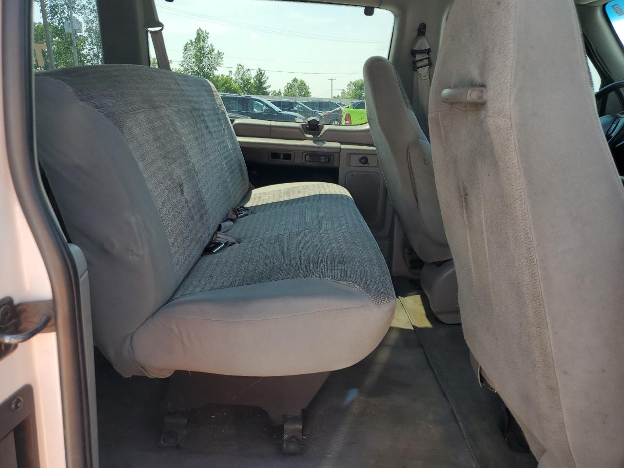 2001 Ford Econoline E350 Super Duty Wagon VIN: 1FBSS31F11HB22476 Lot: 59060074