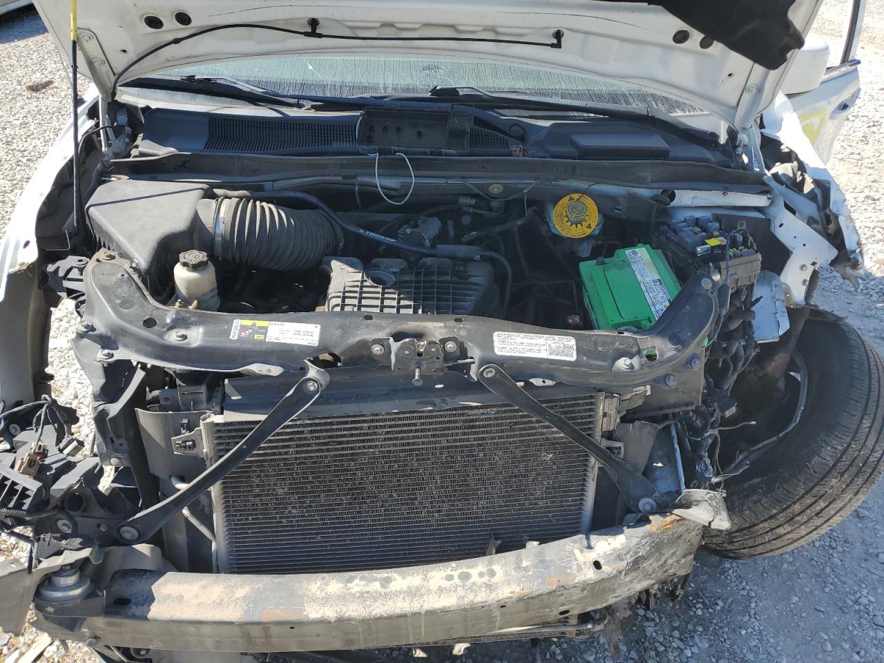 2014 Chrysler Town & Country - Image 13