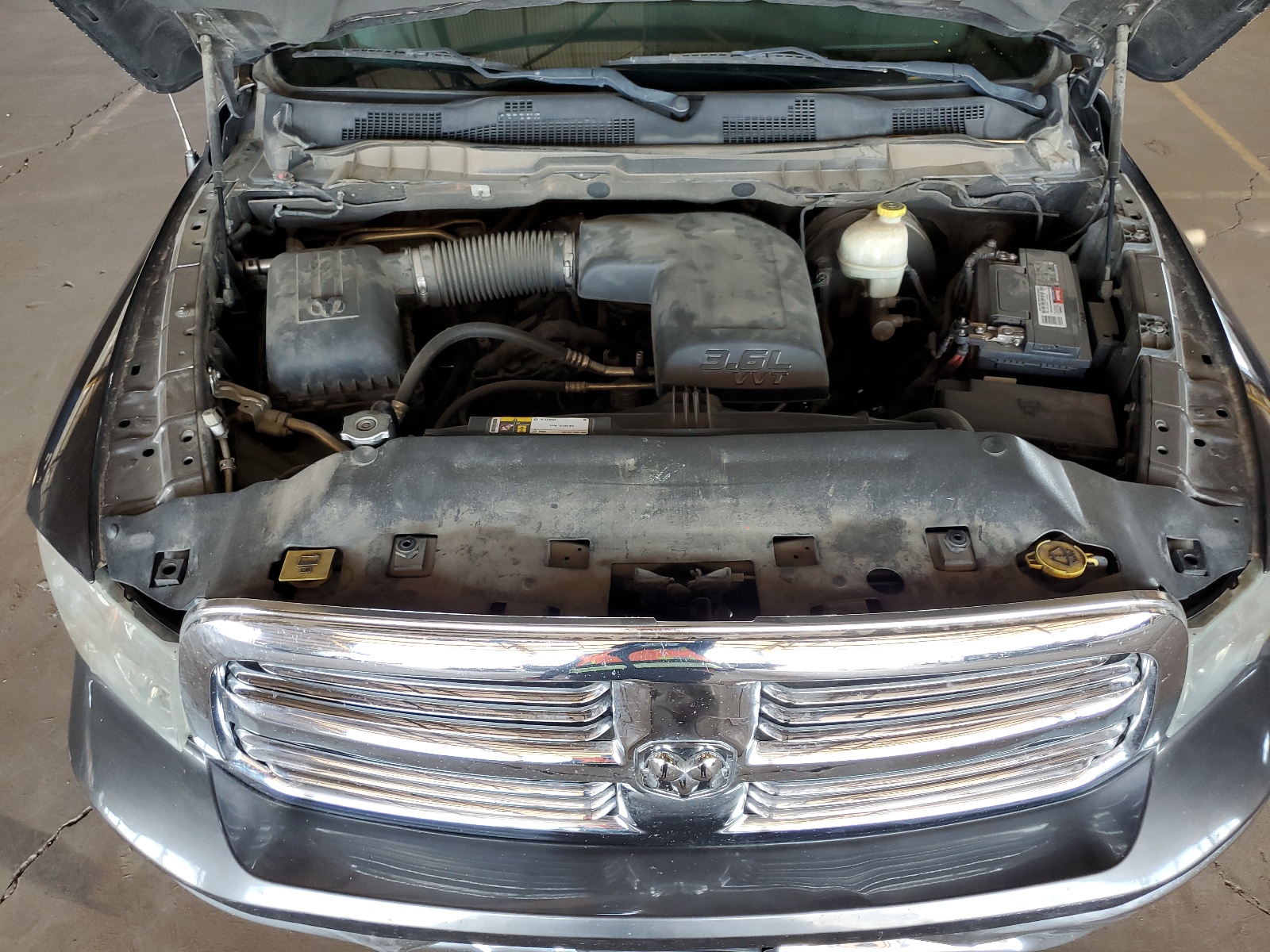 1C6RR7GG9FS664441 2015 Ram 1500 Slt