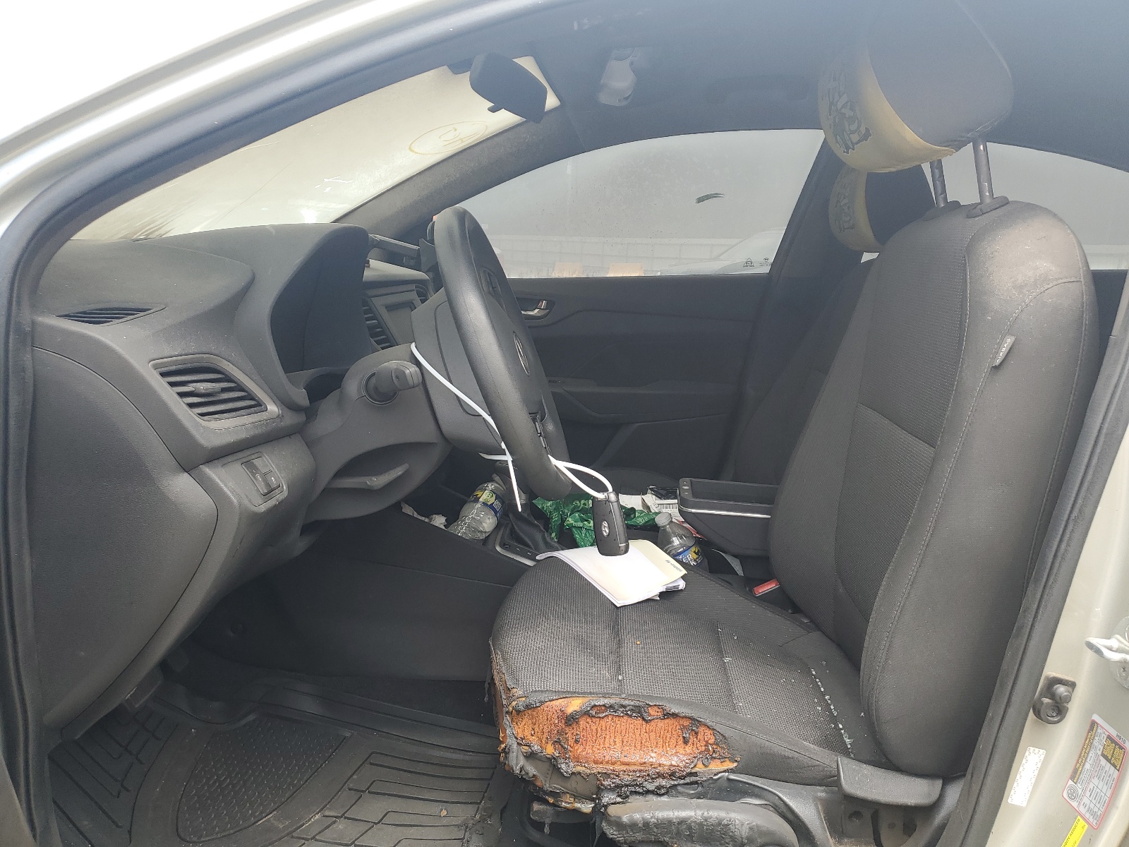 3KPC24A38KE082576 2019 Hyundai Accent Se