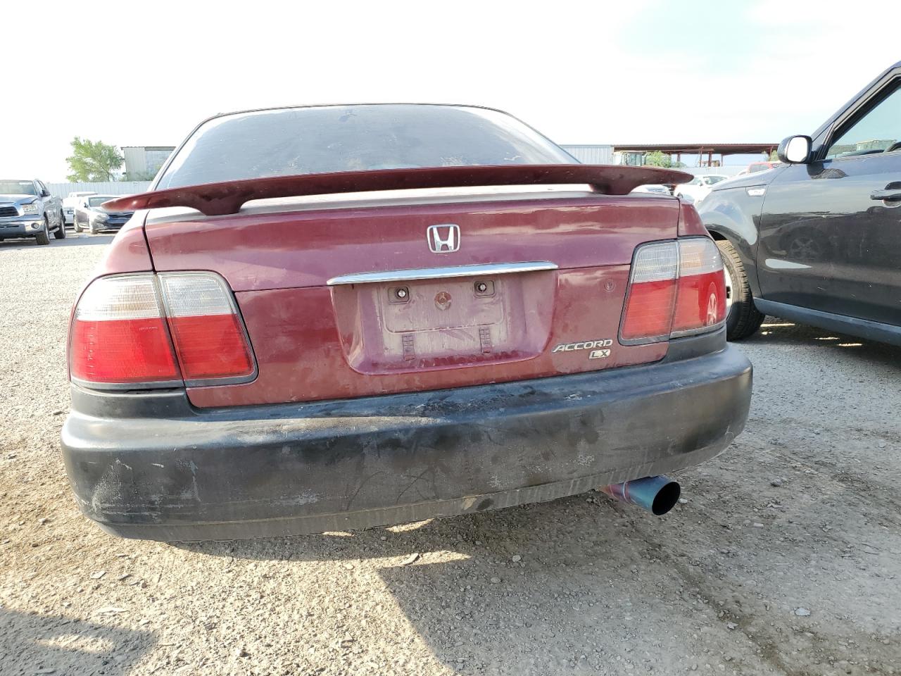 1HGCD5633TA267732 1996 Honda Accord Lx