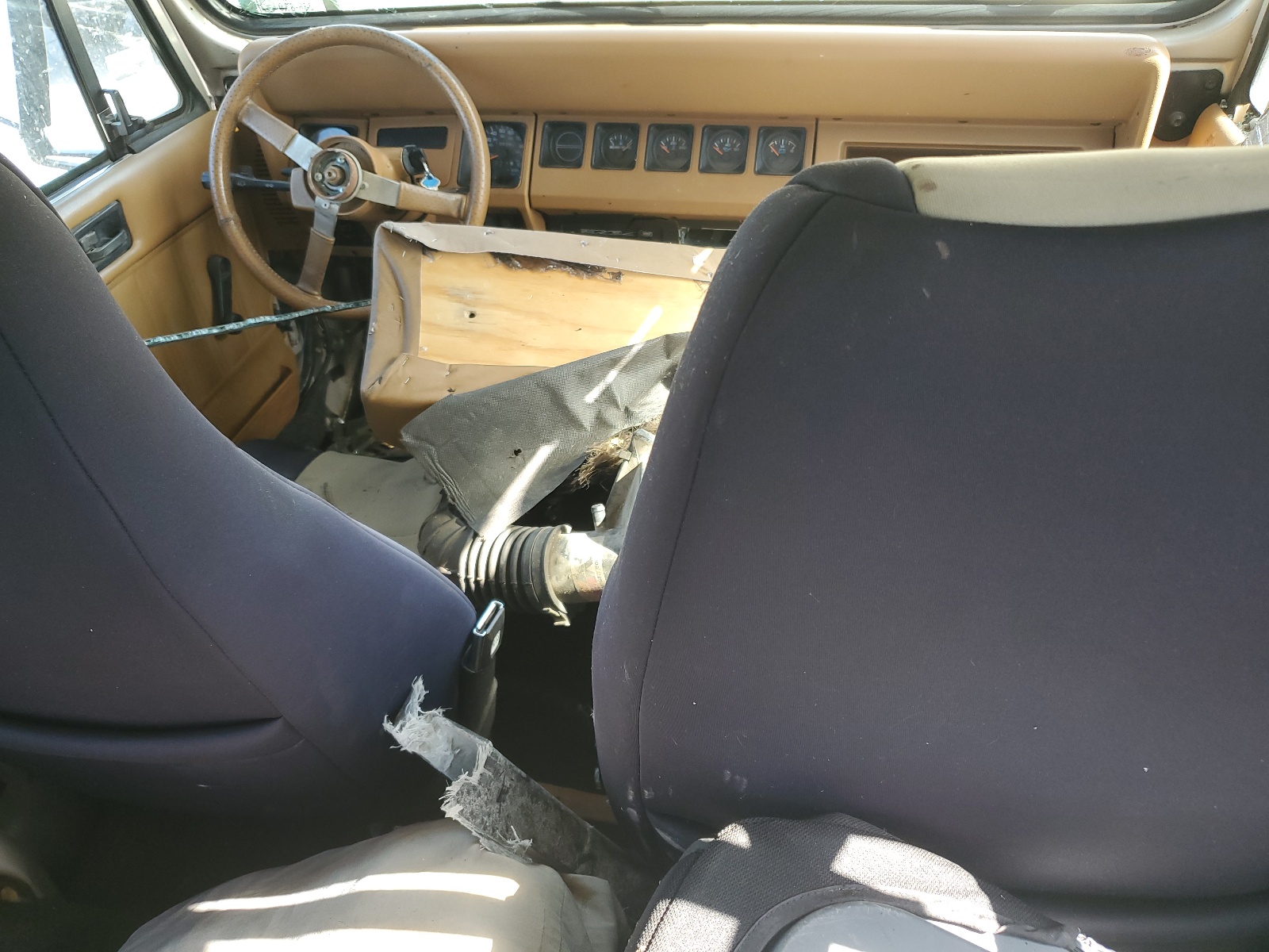 1J4FY49S9SP270492 1995 Jeep Wrangler / Yj Sahara