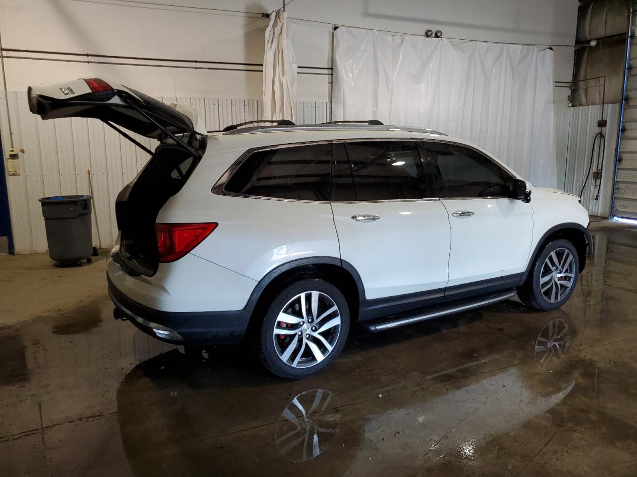 2017 Honda Pilot - Image 3