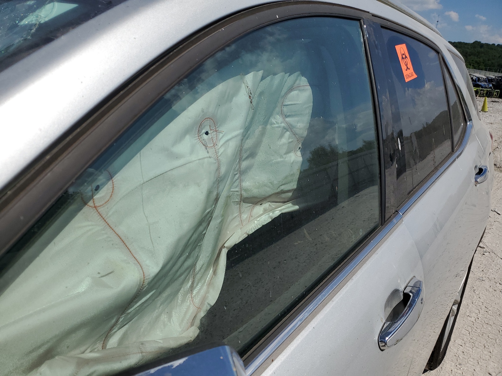 2GNAXPEX8K6165696 2019 Chevrolet Equinox Premier