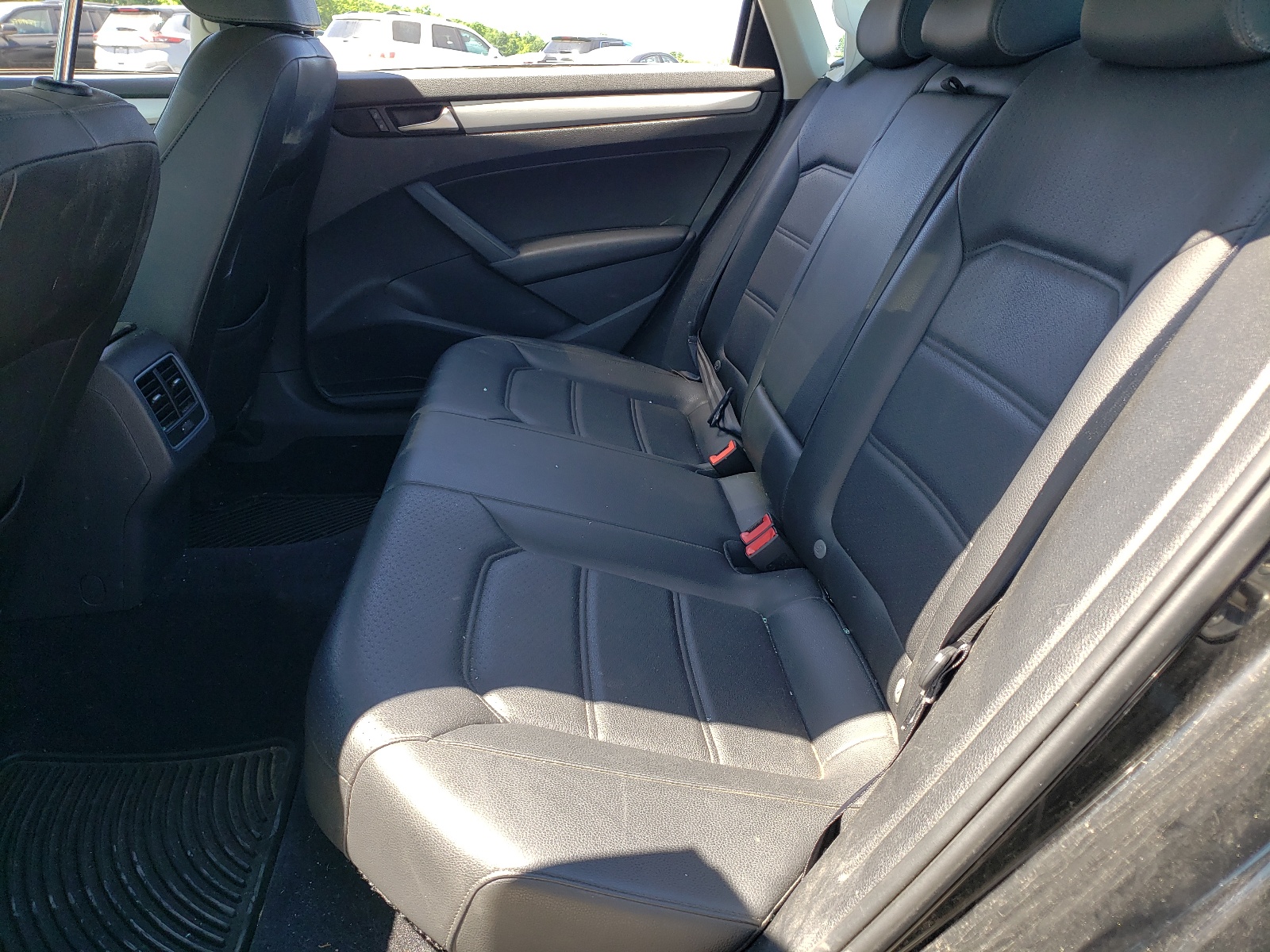 1VWBP7A31DC123636 2013 Volkswagen Passat Se