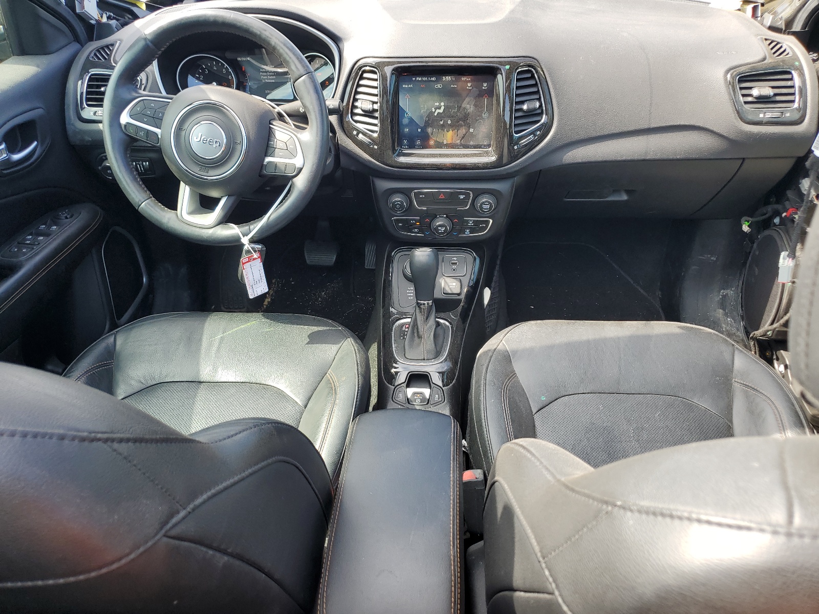 3C4NJDCB5JT100946 2018 Jeep Compass Limited