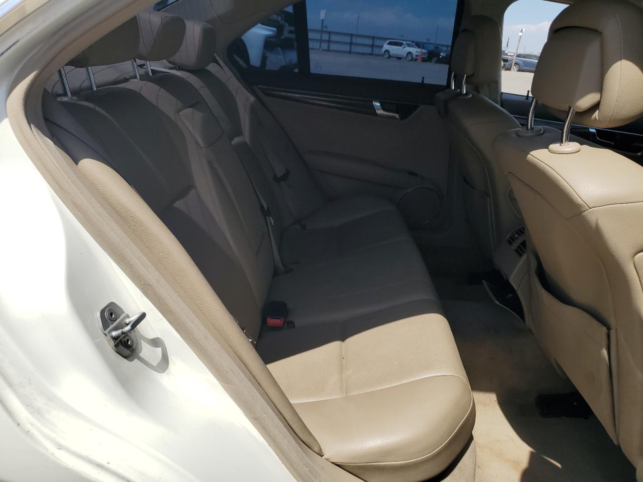 2010 Mercedes-Benz C 300 VIN: WDDGF5EB6AF472292 Lot: 60600194