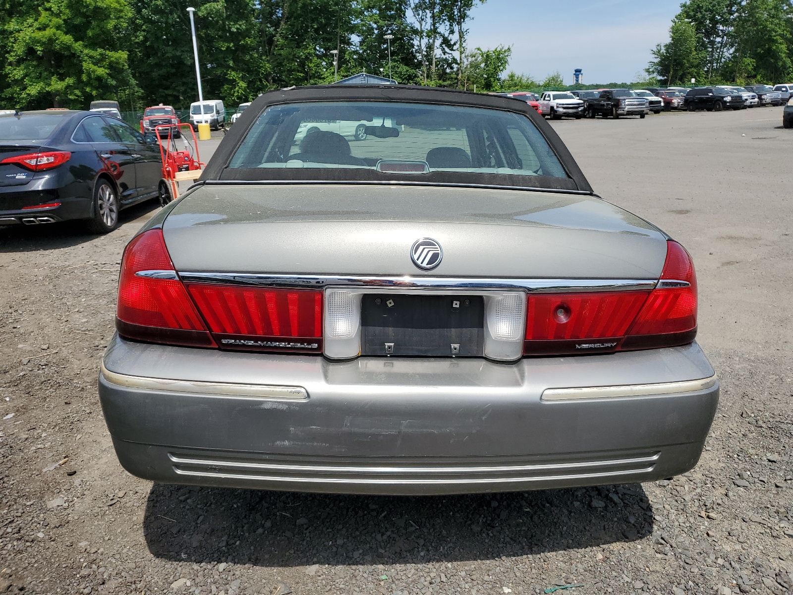 2MEFM75W92X618702 2002 Mercury Grand Marquis Ls