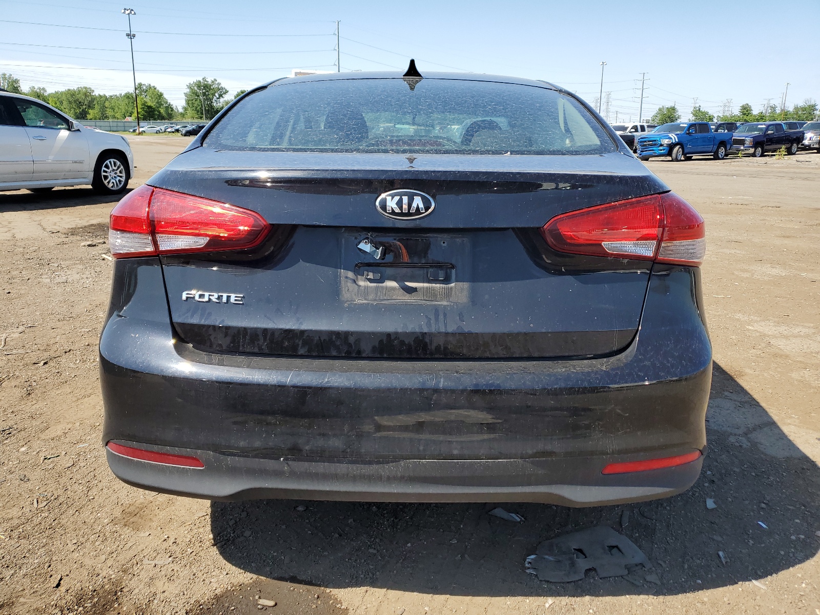 3KPFK4A7XJE197758 2018 Kia Forte Lx