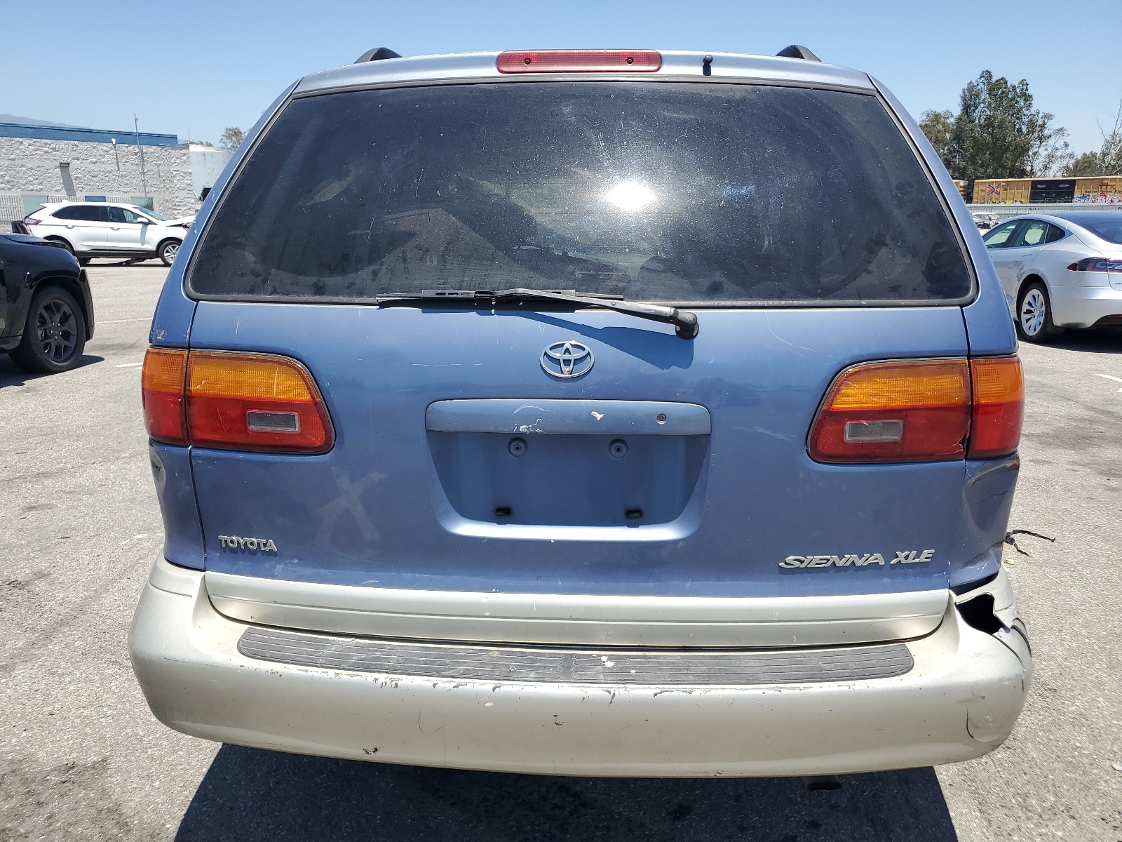 4T3ZF13C2YU187492 2000 Toyota Sienna Le