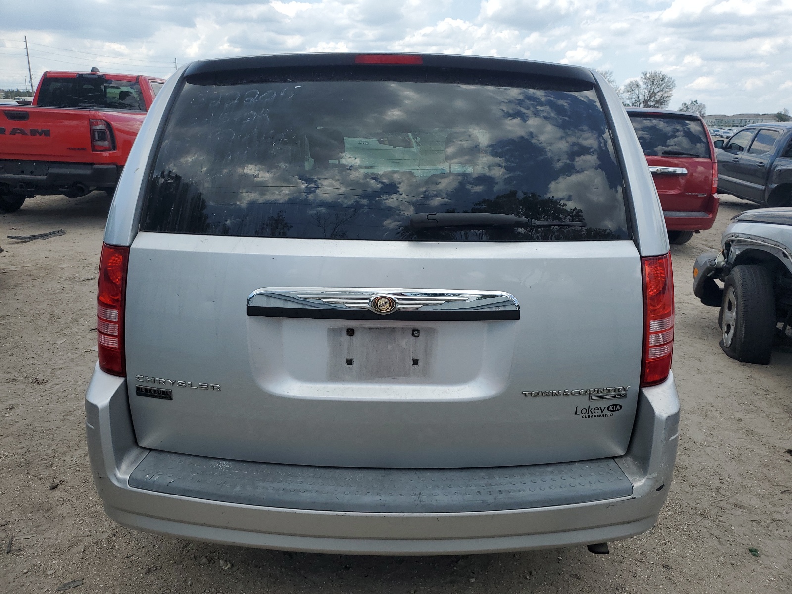 2A8HR44E49R607004 2009 Chrysler Town & Country Lx