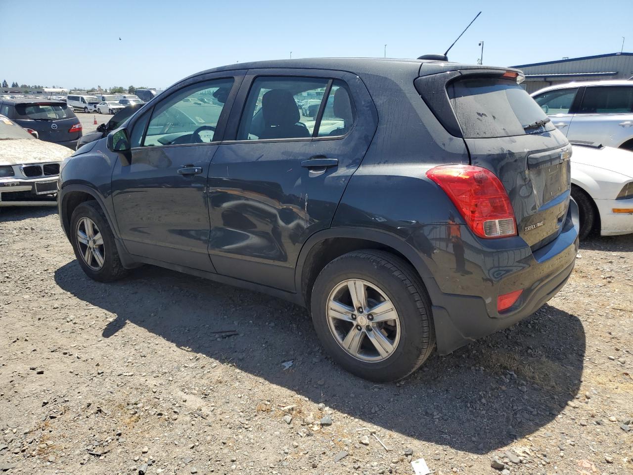 3GNCJNSB2KL179242 2019 CHEVROLET TRAX - Image 2