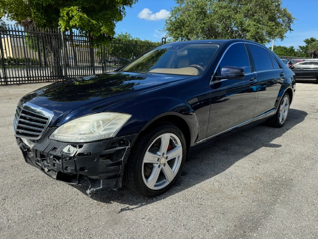 2013 Mercedes-Benz S 550 vin: WDDNG7DB7DA513886