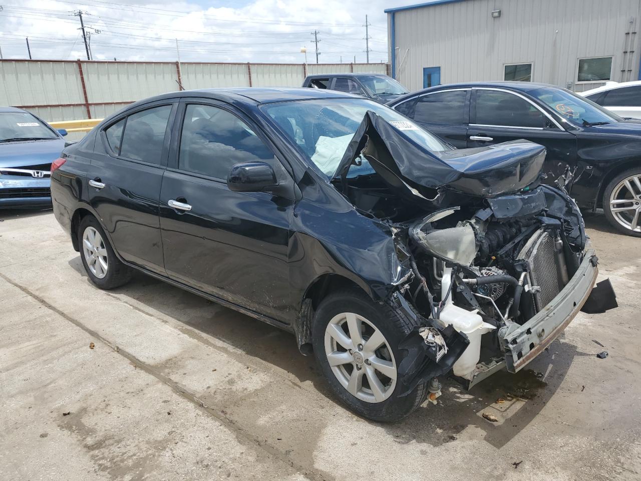 2014 Nissan Versa - Image 4