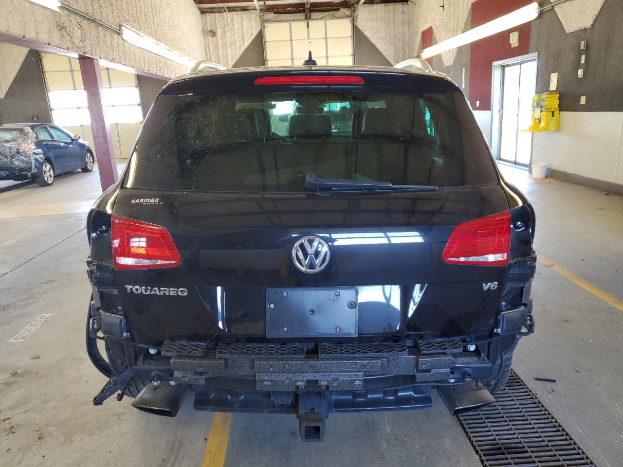 WVGRF7BP5HD004568 2017 Volkswagen Touareg Wolfsburg