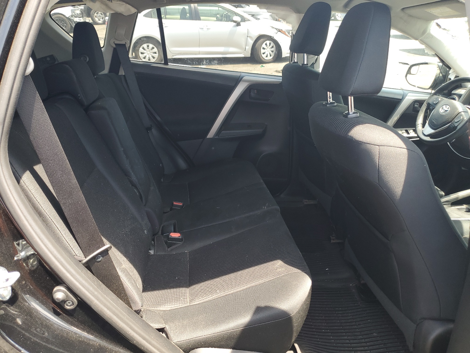 2T3BFREV5GW447316 2016 Toyota Rav4 Le