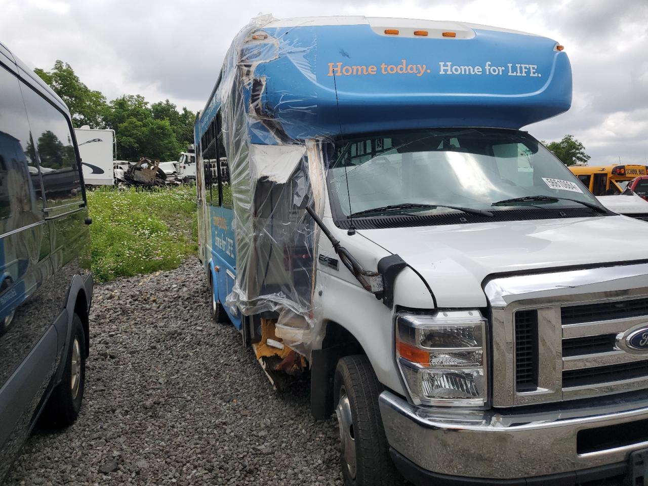 2017 Ford Econoline E450 Super Duty Cutaway Van VIN: 1FDFE4FS3HDC58735 Lot: 56610664