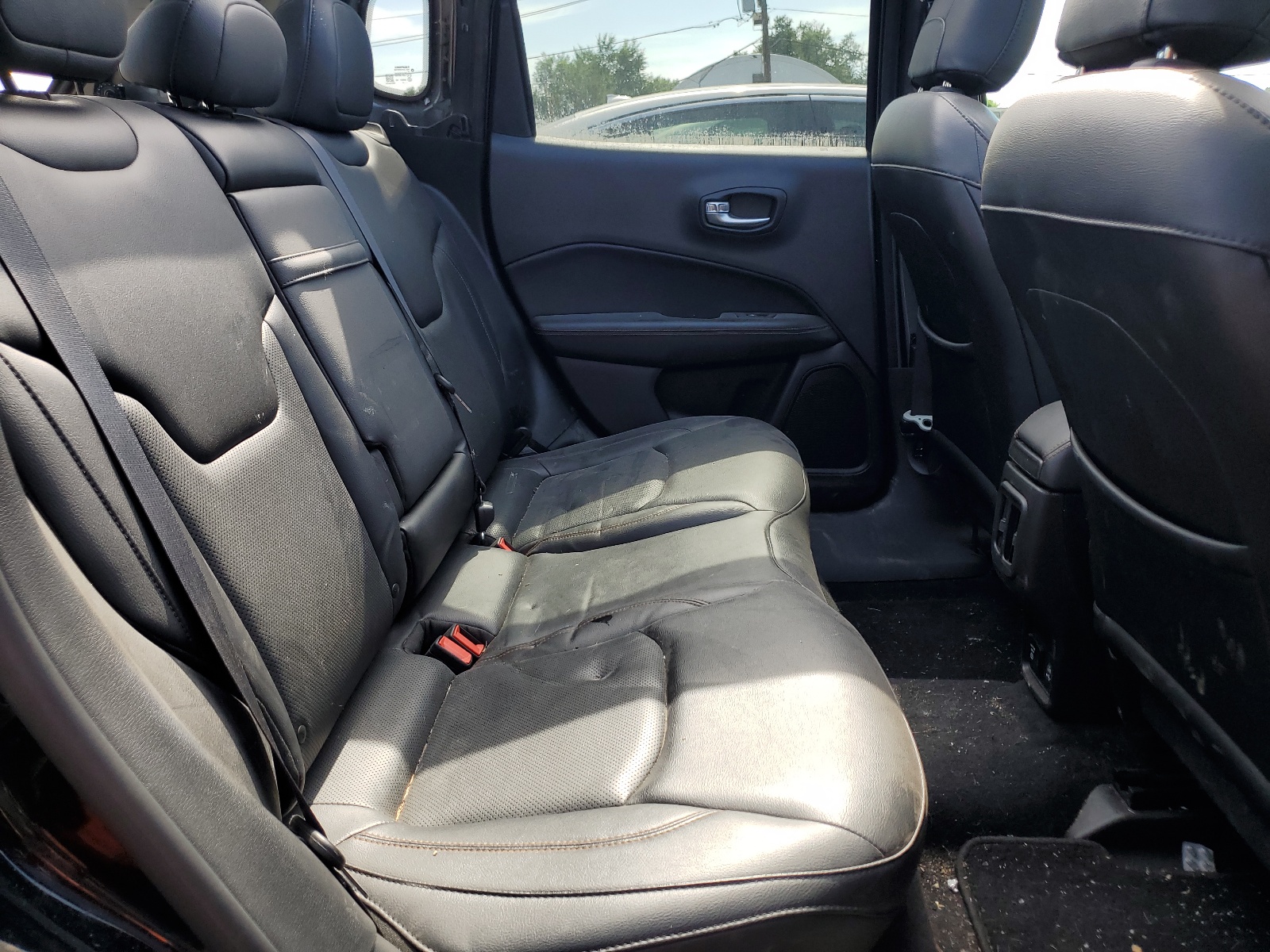 3C4NJDCB5JT100946 2018 Jeep Compass Limited